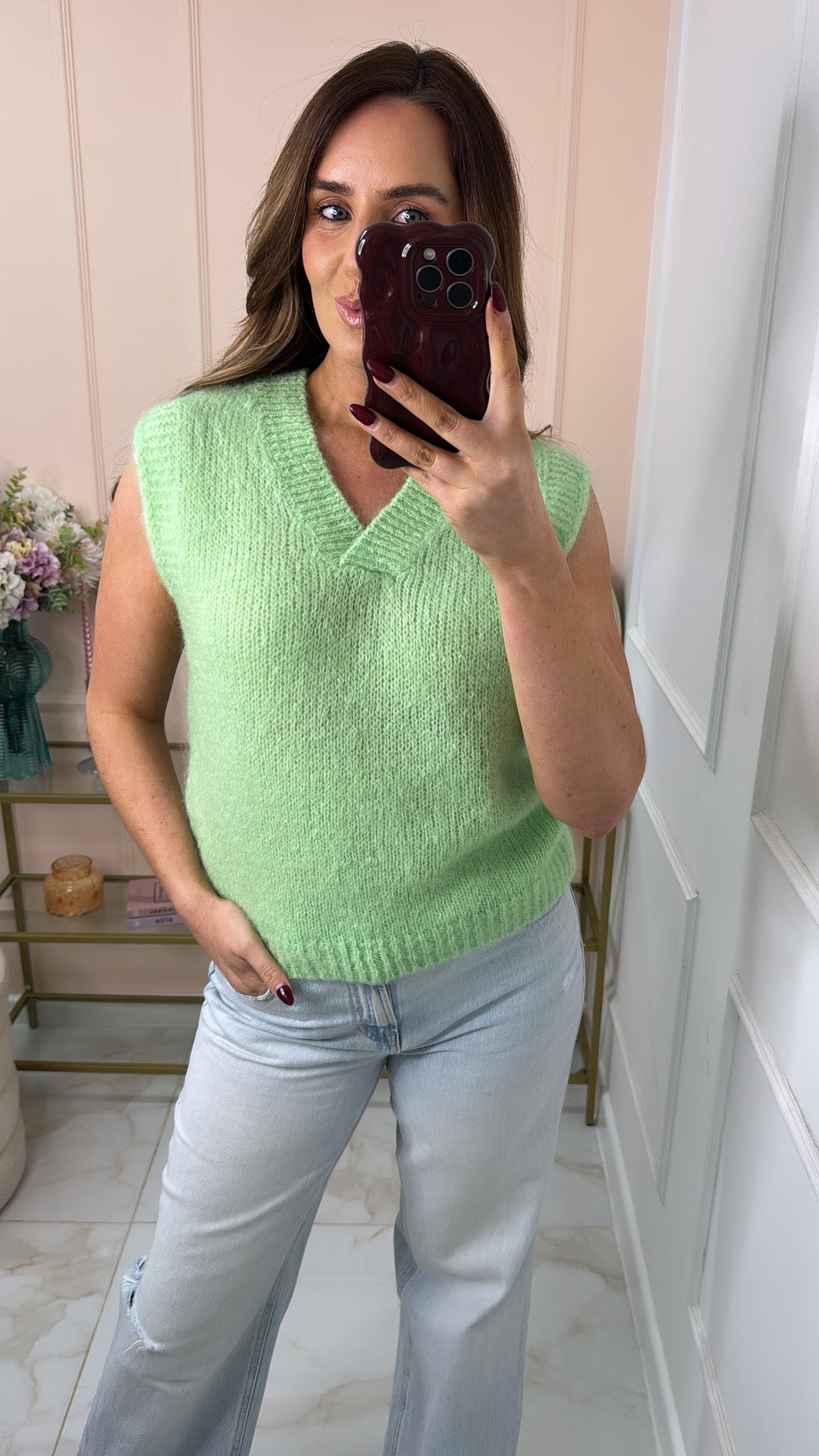 CASSIE lime v front sleeveless jumper