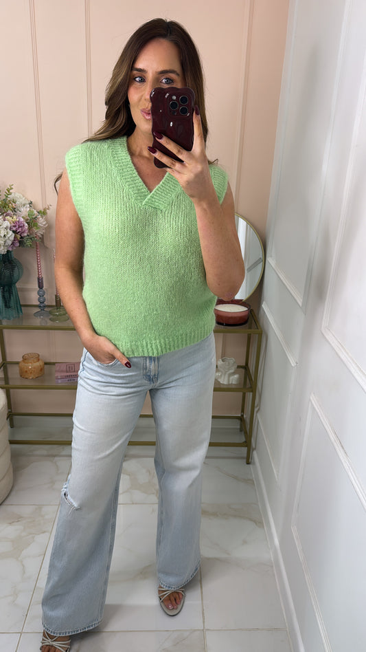 CASSIE lime v front sleeveless jumper