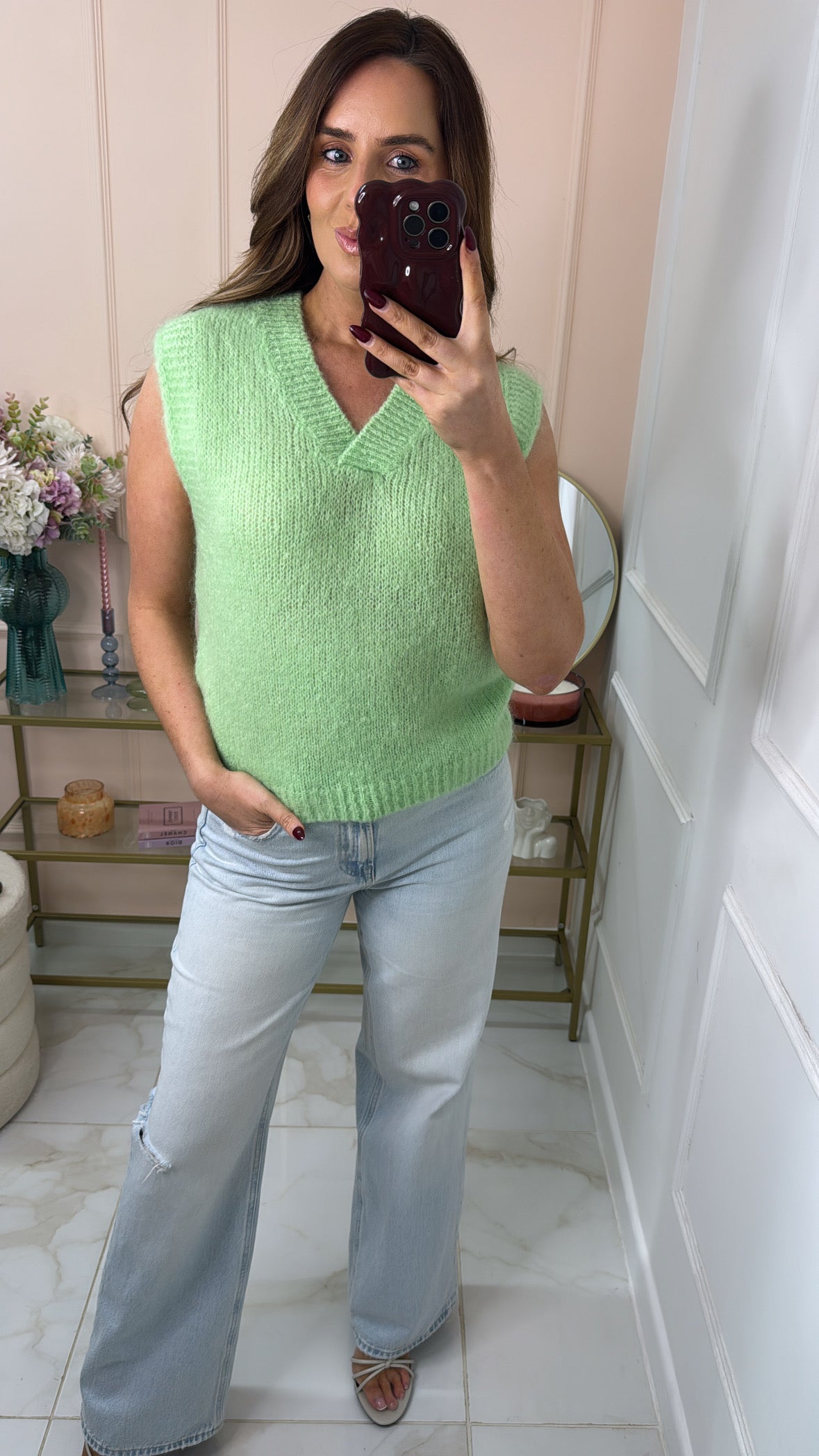 CASSIE lime v front sleeveless jumper