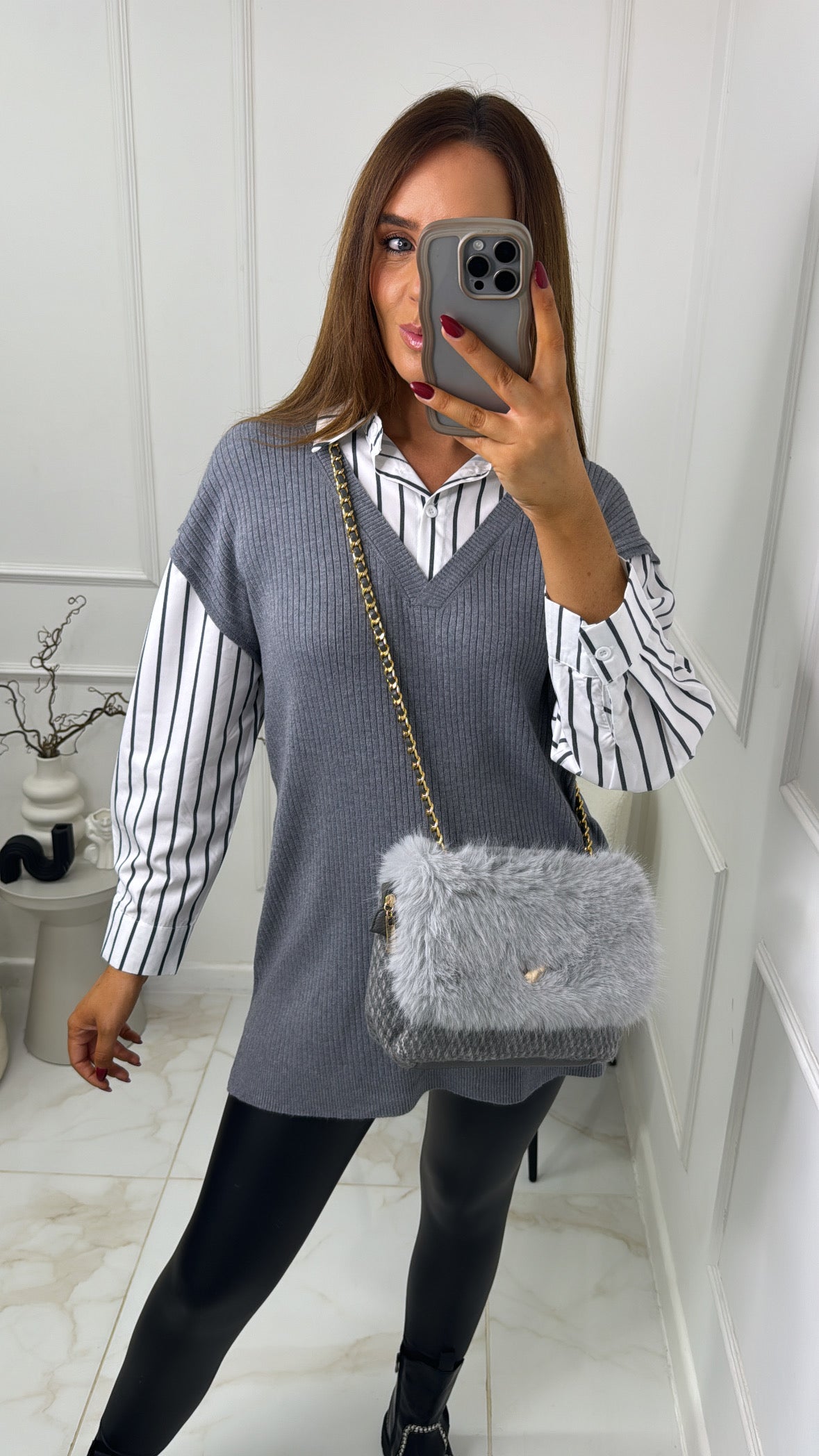 ELLA grey faux fur detailed crossbody bag