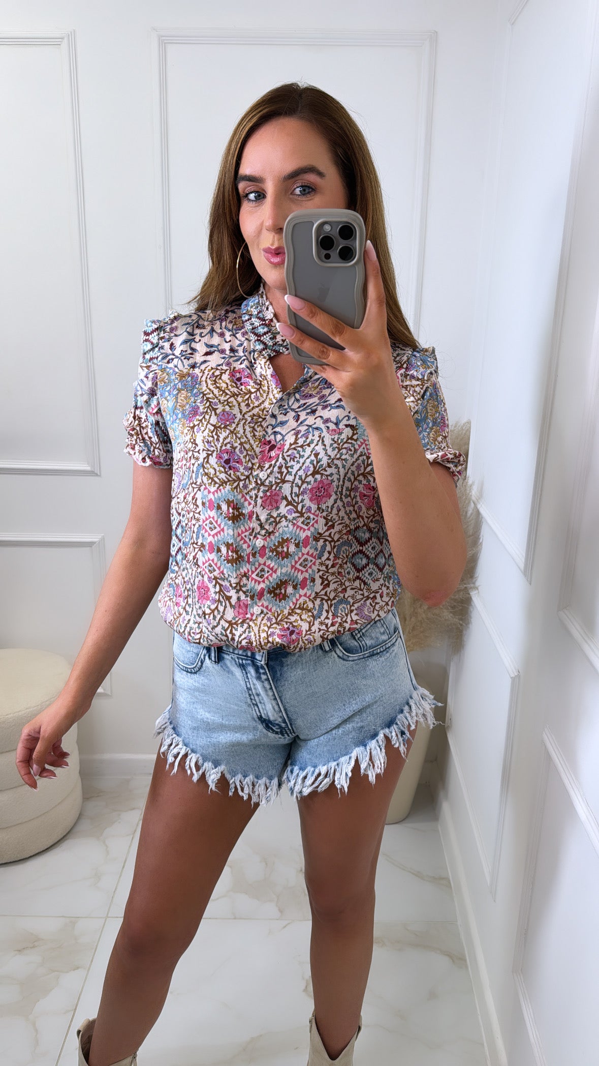 ALISHA light wash frayed denim shorts