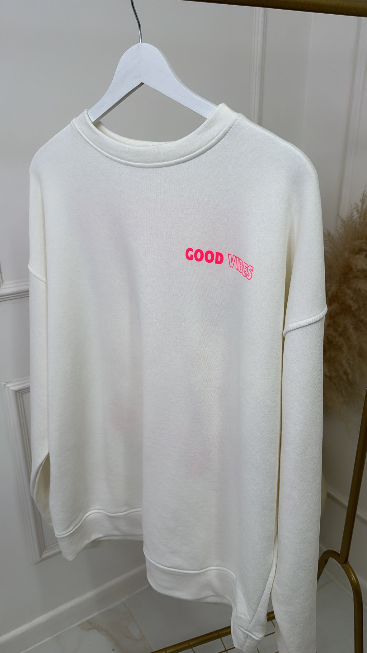 SOFIA white good vibes oversized sweater