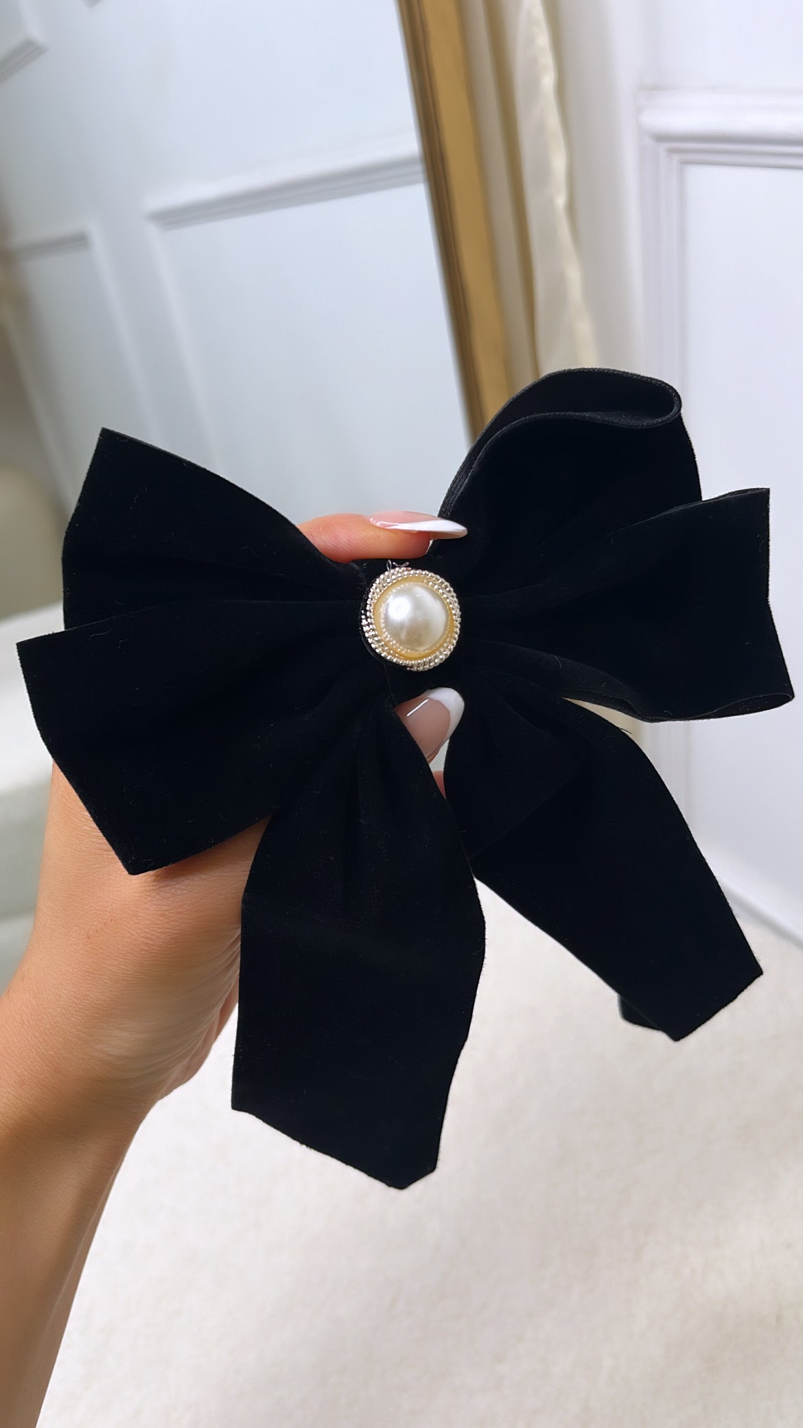 LUCY black velvet pearl centre hair bow