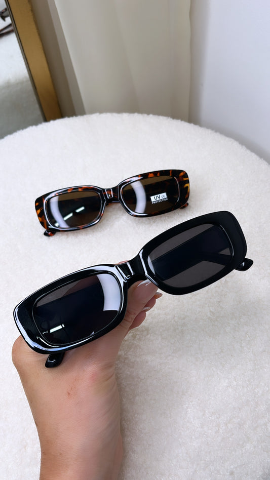 SOPHIE black rectangular sunglasses